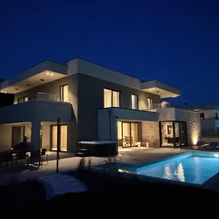 Luxury Limes Villa